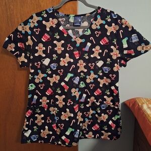 Zoe+Chloe Christmas Gingerbread Print Women's Scrub Top 100% Cotton Size L